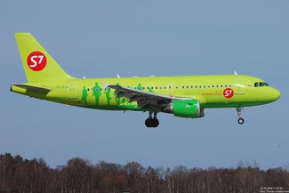 VP-BTW - S7 Airlines - Airbus A319-114 by Thomas Goldschrafe