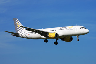 EC-ICQ - Vueling Airlines - Airbus A320-211